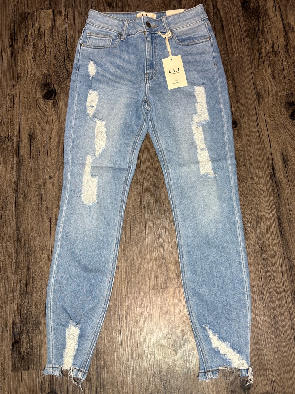 🌸L.T.J Light Blue High Rise Distressed Skinny Jeans Raw Hems Premium Stretch🌸